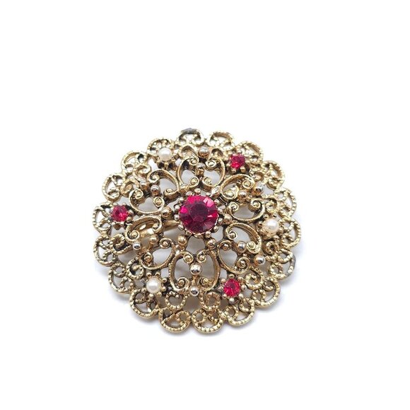 Vintage Gold Tone Brooch Red Rhinestones Faux Pearls 1.5 Inches Round - Picture 1 of 4